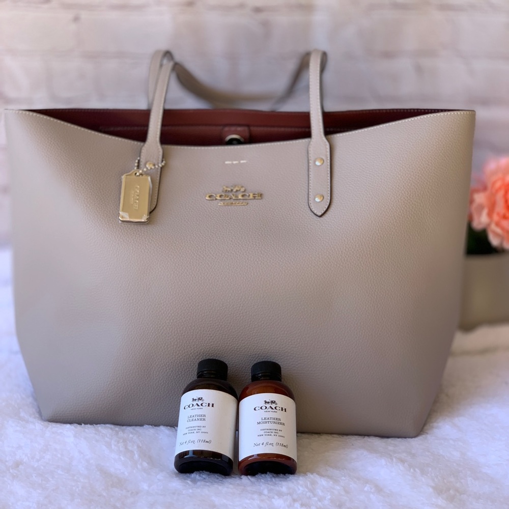 Coach Town Tote - Picture 1 of 12